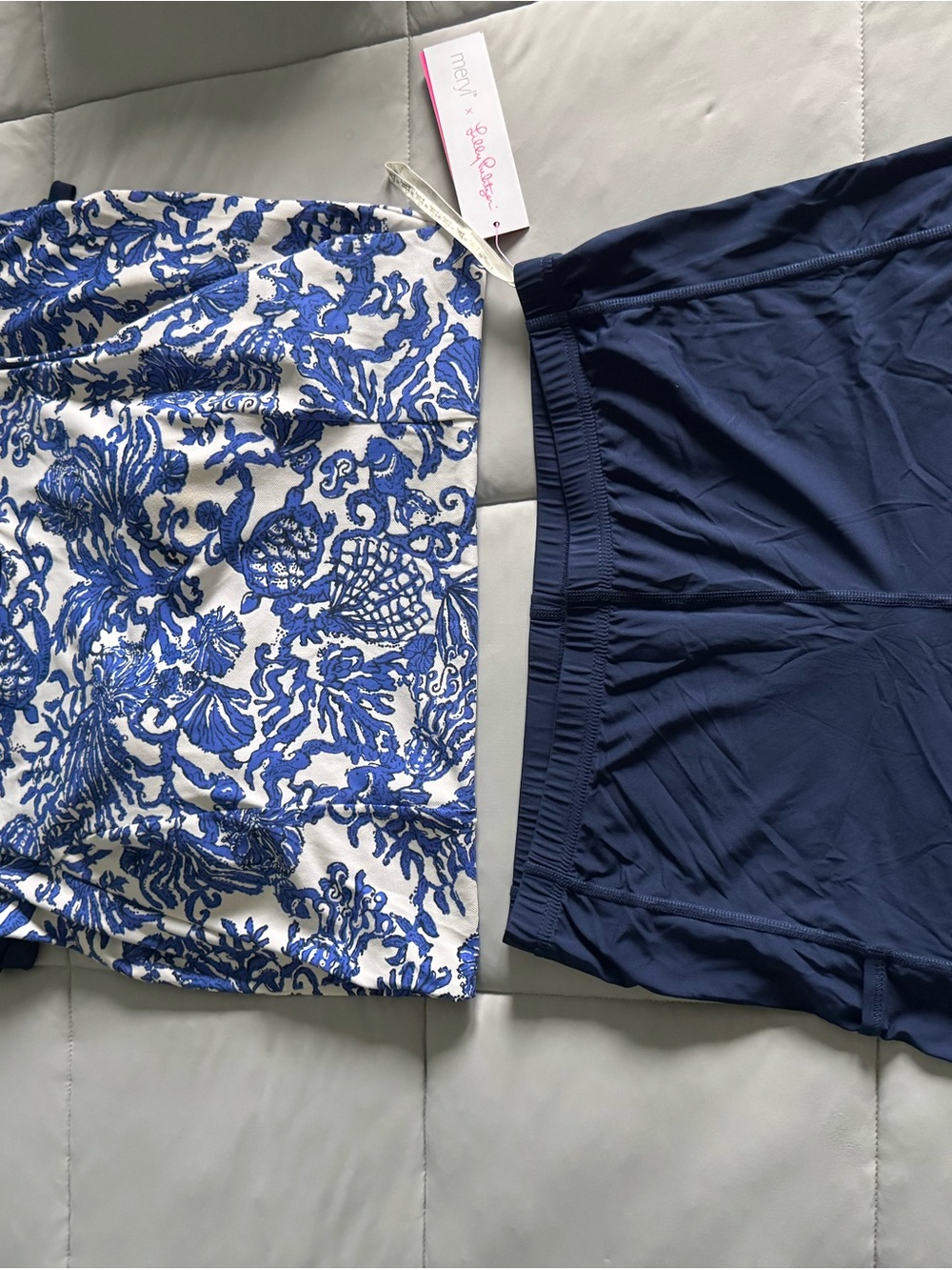 Lilly Pulitzer White & Blue Dress with shorts - Picture 6 of 8